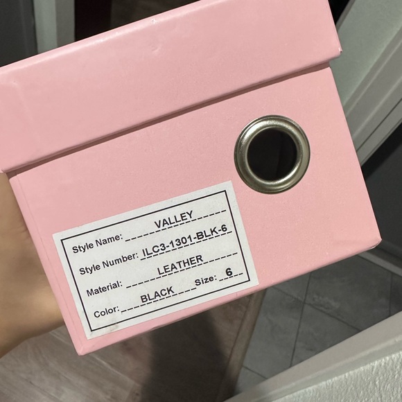 Intentionally Blank Valley Flats Sz 6 - Picture 7 of 7